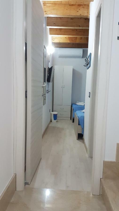 泰拉西尼 Gieffehouse酒店 外观 照片